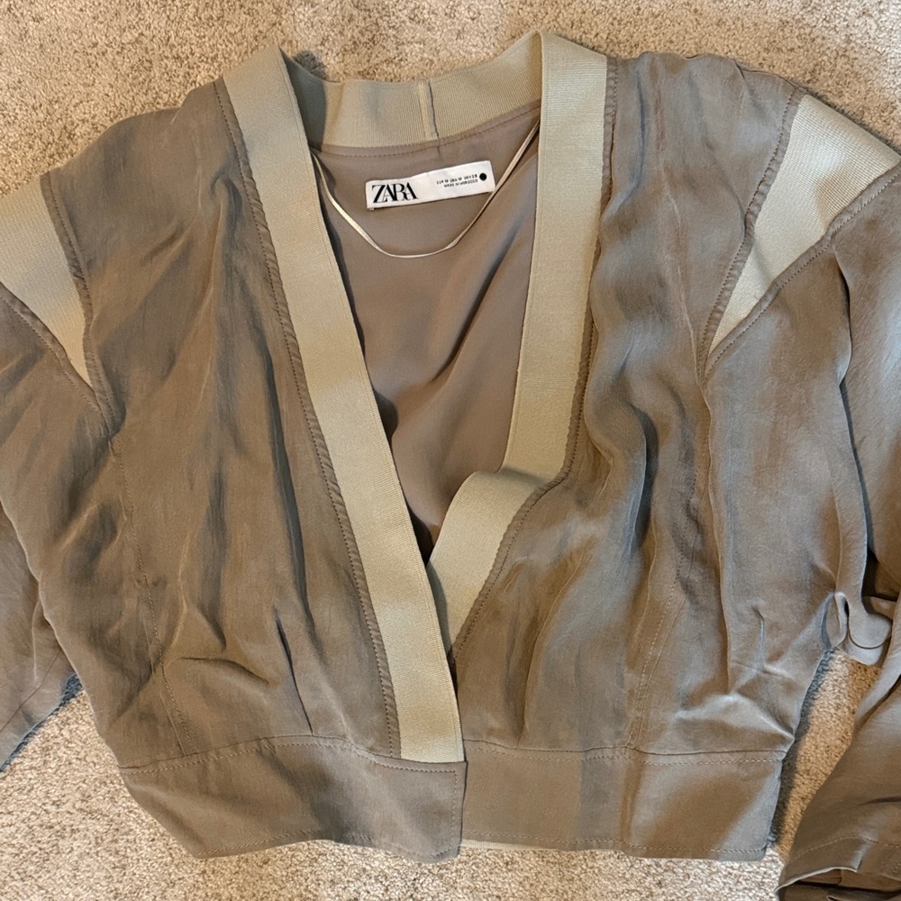 Zara Women's Taupe and Beige Cropped Blazer